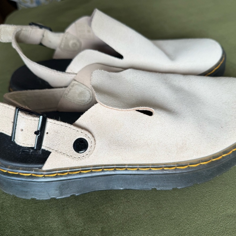 Dr Marten Carlson clog/Mule - Size 9